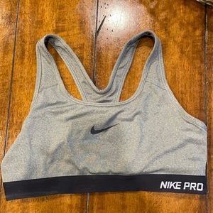 Nike pro sports bra